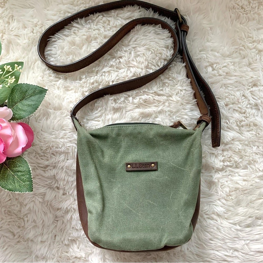 LL Bean Waxed Canvas & Leather Crossbody Bag Vintage style
